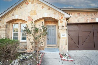 305 Serenade Ln in Euless, TX - Building Photo - Building Photo