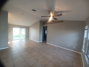 326 NE 23rd Terrace in Cape Coral, FL - Building Photo - Building Photo