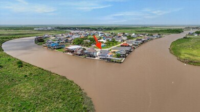 395 Redfish Dr in Freeport, TX - Building Photo - Building Photo