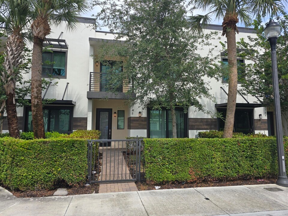 3748 Lambert Ave in West Palm Beach, FL - Building Photo