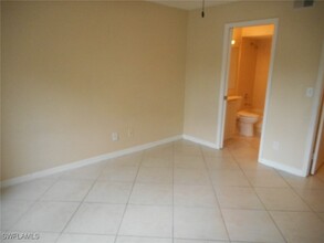 2142 Arbour Walk Cir in Naples, FL - Building Photo - Building Photo