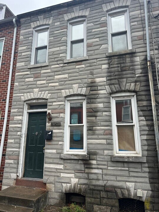 527 1/2 Green St in Lancaster, PA - Building Photo