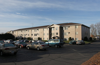 Hampton Place Apartments in St. Cloud, MN - Building Photo - Building Photo