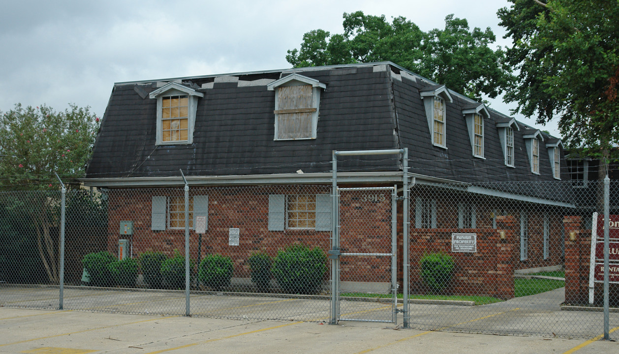 3915 Division St in Metairie, LA - Building Photo