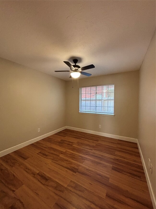 property at 5007 Pine Prairie Ln