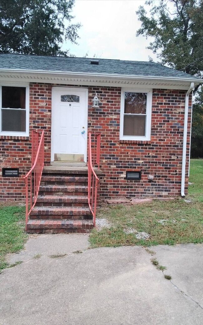 1105 B Liberty Ave in Hopewell, VA - Building Photo - Building Photo