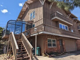 1393 S Foothill Dr, Unit Studio Apt in Lakewood, CO - Building Photo
