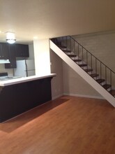 823 Gilchrist Walkway in San Jose, CA - Building Photo - Building Photo