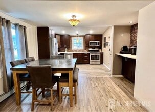 354 Paderewski Ave in Perth Amboy, NJ - Building Photo - Building Photo