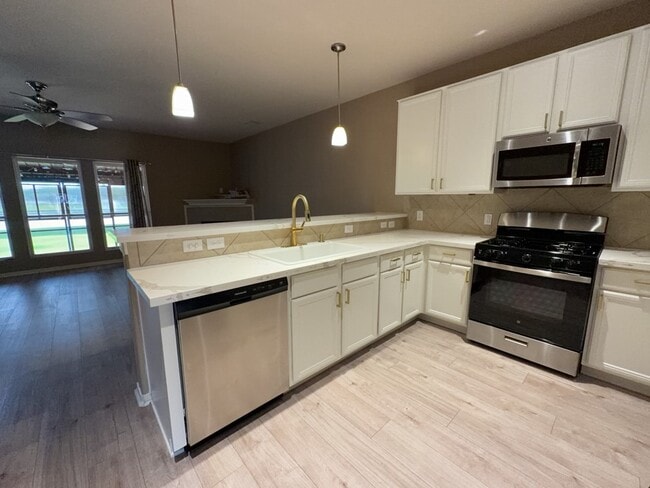 19526 Hancock Oak St