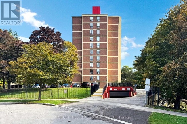 property at 15 London Green Ct
