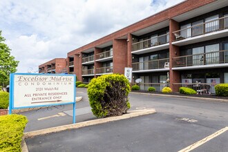 Excelsior Mid-Rise Condominium in Philadelphia, PA - Building Photo - Building Photo