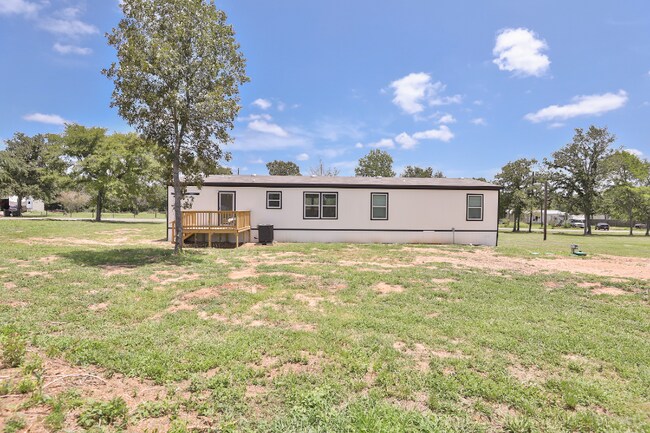 38769 Woodland Lakes Rd in Hempstead, TX - Building Photo - Building Photo