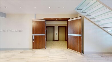 18201 Collins Ave in Sunny Isles Beach, FL - Building Photo - Building Photo