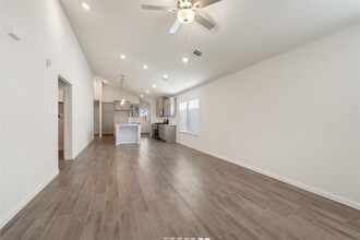 8038 Cypress Bonsai Dr in Cypress, TX - Foto de edificio - Building Photo