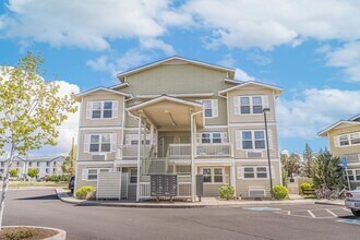2201 SW Canal Blvd in Redmond, OR - Building Photo - Building Photo