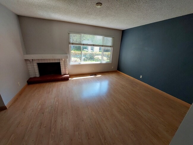 16 Moonbeam Dr in Mountain View, CA - Building Photo - Building Photo