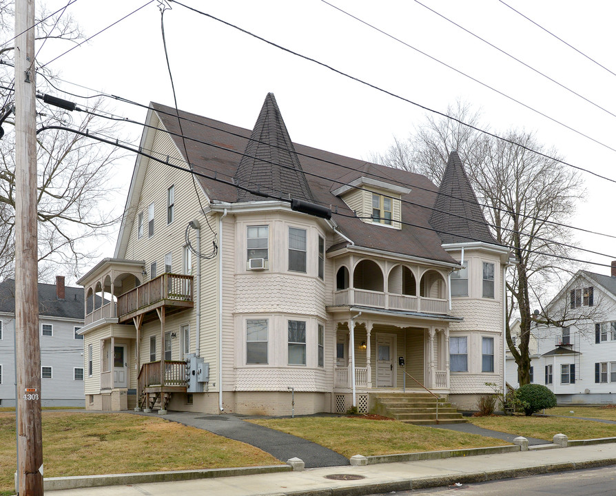 121-127 Park St in Attleboro, MA - Foto de edificio