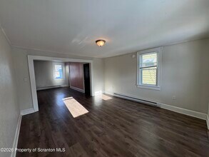 511 Oak St in Old Forge, PA - Building Photo - Building Photo