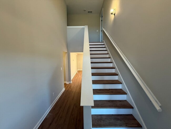 9687 Bloomington Cir in Cordova, TN - Foto de edificio - Building Photo