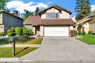6733 N Warren Ave in Fresno, CA - Building Photo