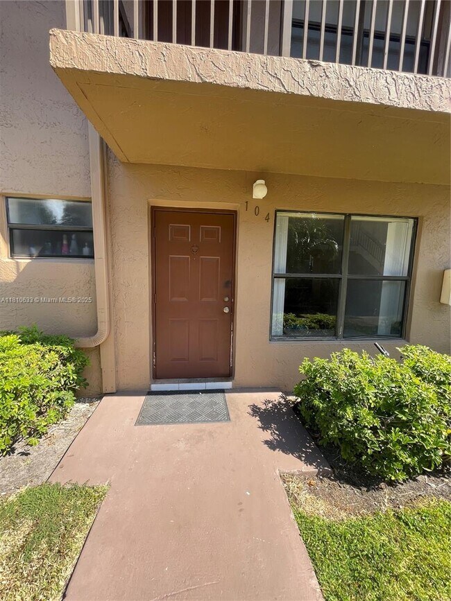 10041 Winding Lake Rd
