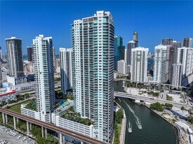 90 SW 3rd St, Unit 4203 in Miami, FL - Building Photo