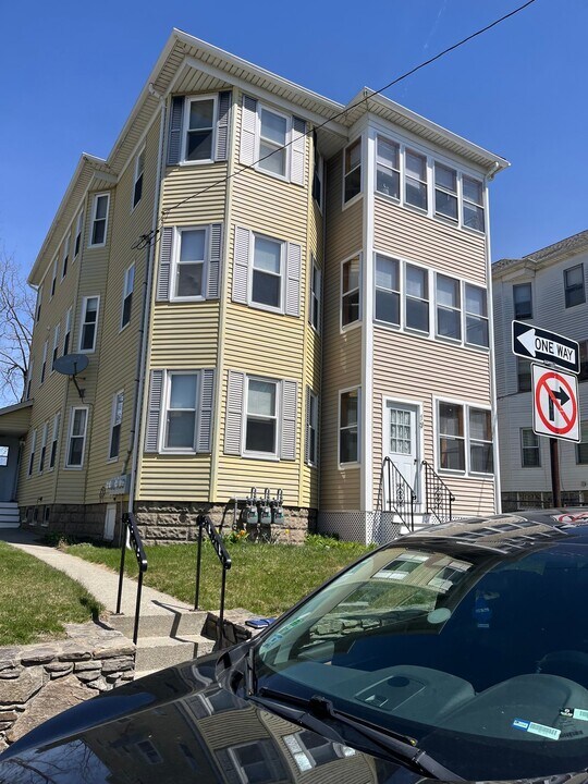 19 King Philip Rd, Unit 19 king philip rd worcester,ma apt 2 in Worcester, MA - Building Photo