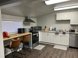 325 S 2nd St in Leesburg, FL - Building Photo