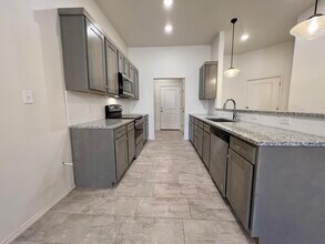 1116 N 7th St in Wolfforth, TX - Building Photo - Building Photo