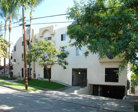 Robinson Street in Los Angeles, CA - Foto de edificio - Building Photo