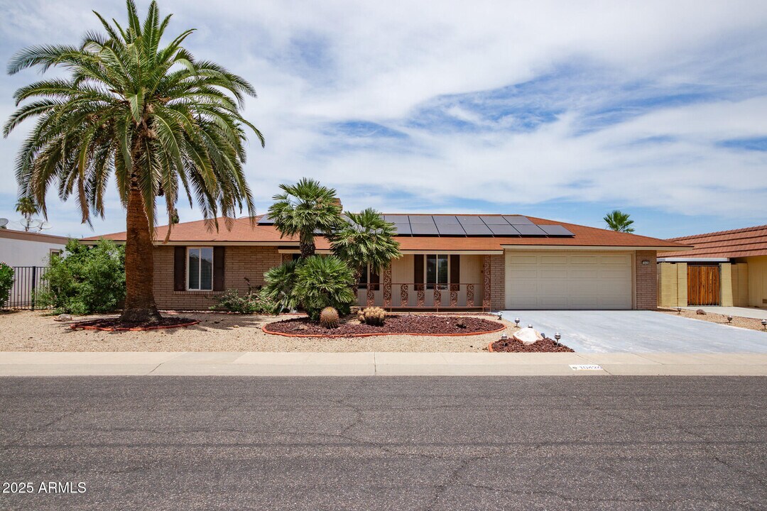 10426 W Sutters Gold Ln in Sun City, AZ - Building Photo