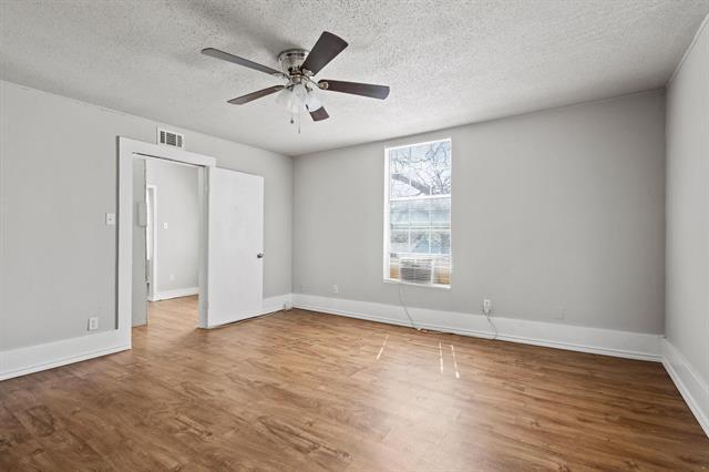 property at 909 W Chestnut St