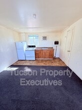 3274 E Benson Hwy in Tucson, AZ - Building Photo - Building Photo