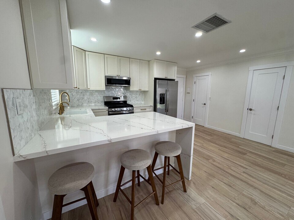 8980 Lamar St in Spring Valley, CA - Building Photo