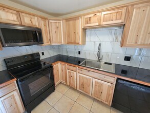 1343 NW Drake Way, Unit Lower Unit in Camas, WA - Building Photo - Building Photo