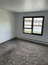 1865 Badger St in Green Bay, WI - Building Photo - Building Photo