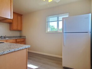 1381 San Tomas Aquino Pkwy, Unit 4 in San Jose, CA - Building Photo - Building Photo