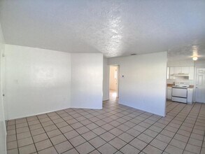 2506 47th Ave Dr W in Bradenton, FL - Building Photo - Building Photo