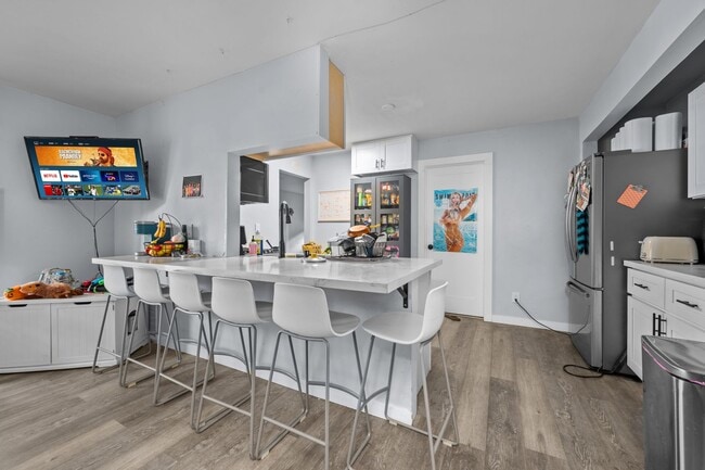 property at 6233 Mary Ln Dr