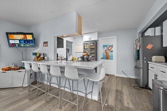 6233 Mary Ln Dr in San Diego, CA - Building Photo - Building Photo