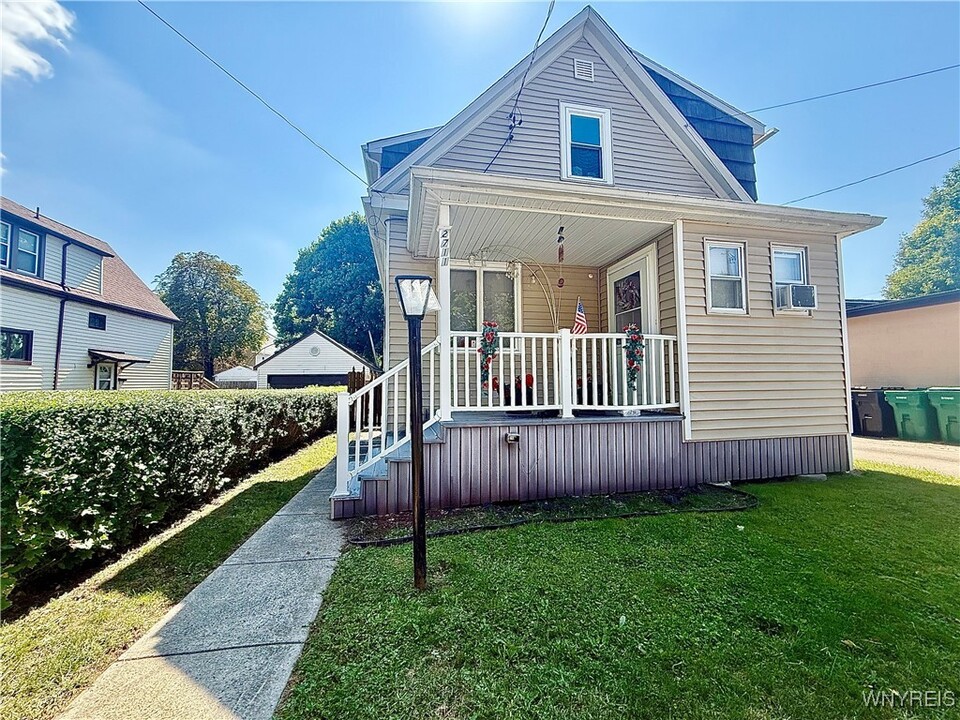 2711 Orleans Ave in Niagara Falls, NY - Building Photo