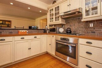 8800 JFK Blvd E in North Bergen, NJ - Building Photo - Building Photo