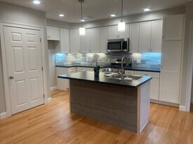 158 Hayden Rowe St in Hopkinton, MA - Building Photo