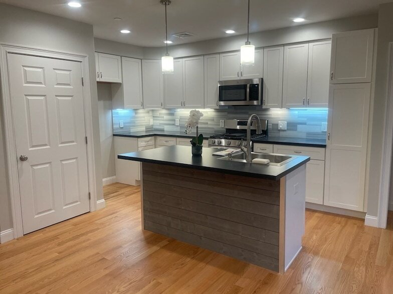 158 Hayden Rowe St in Hopkinton, MA - Building Photo