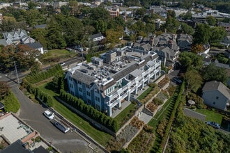 Beacon Hill II in Greenwich, CT - Building Photo - Building Photo