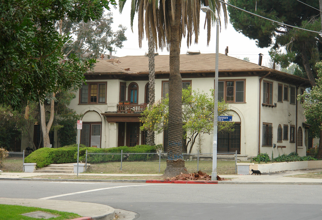 4312 Clinton St in Los Angeles, CA - Building Photo