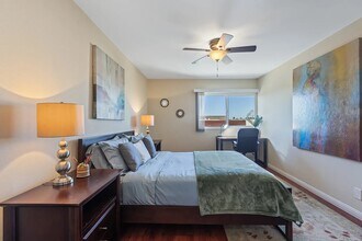 4727 W 147th St, Unit 202 in Lawndale, CA - Foto de edificio - Building Photo