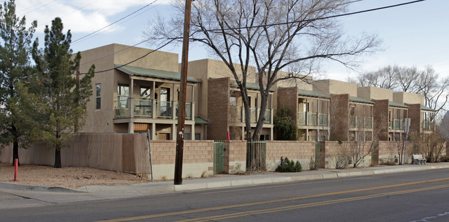 3620 12th St NW in Albuquerque, NM - Foto de edificio - Building Photo