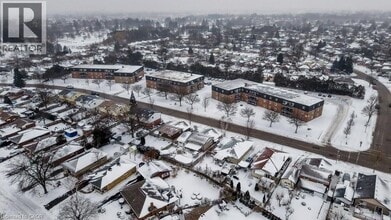 370 Admiral Dr in London, ON - Building Photo - Building Photo